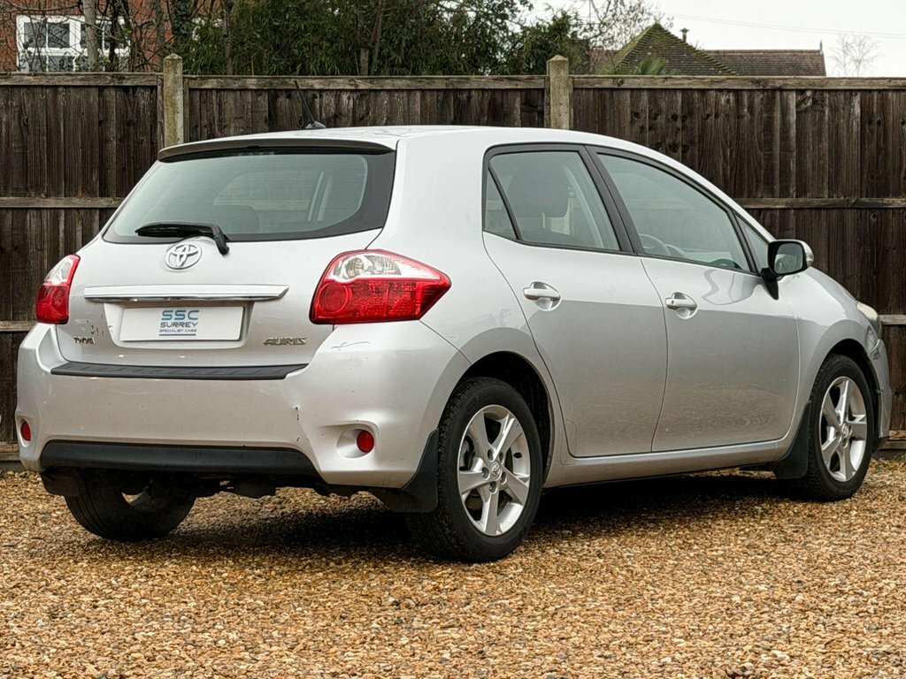 Toyota Auris 1.6L Tr SJ10HZP Silver #3