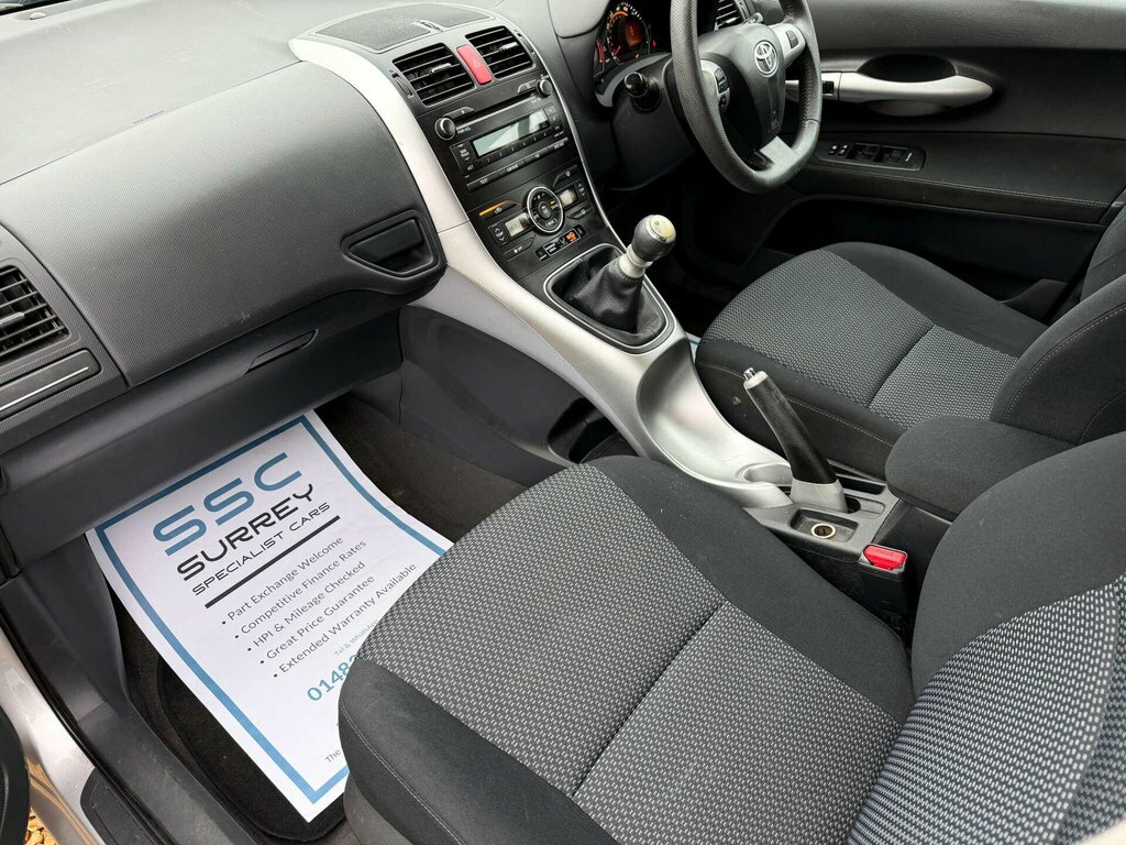 Toyota Auris 1.6L Tr SJ10HZP Silver #6