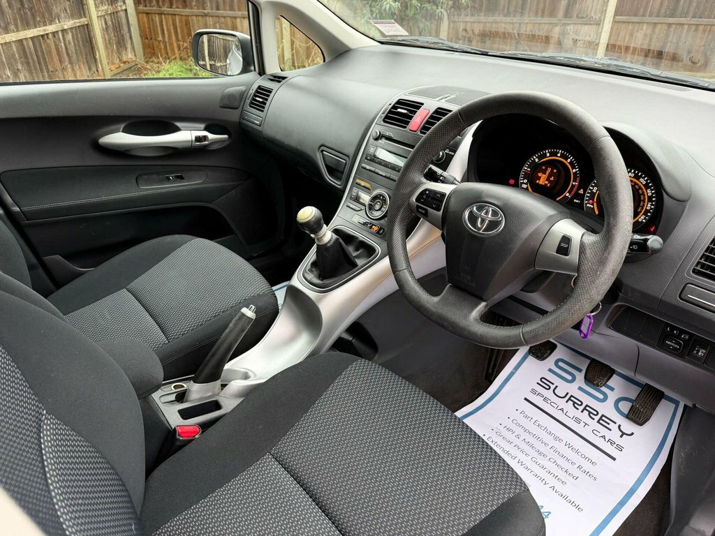 Toyota Auris 1.6L Tr SJ10HZP Silver #5