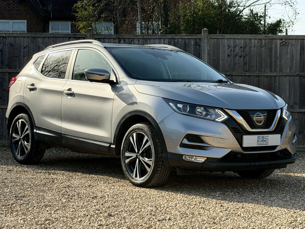 Nissan Qashqai 1.2L N-connecta Silver