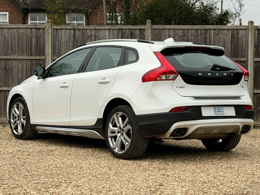 Volvo V40 Cross Country 1.5L Pro DS18WUL White #4