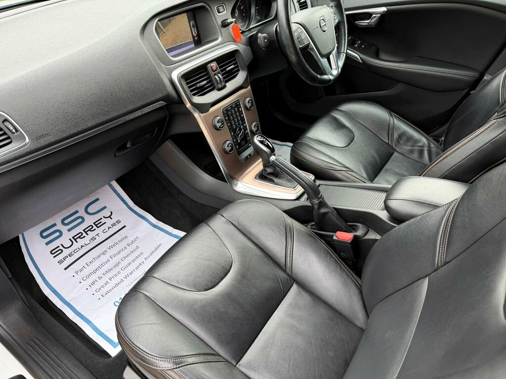 Volvo V40 Cross Country 1.5L Pro DS18WUL White #6