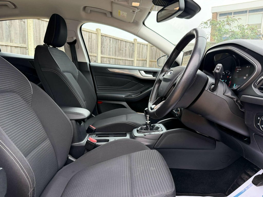 Ford Focus 1L Titanium SL68SGY White #5