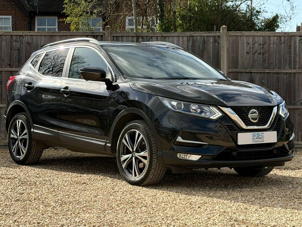 Nissan Qashqai 1.3L N-connecta Black