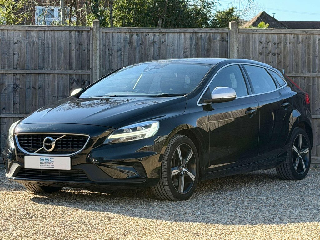 Volvo V40 1.5L R-design SE66ZBJ Black #2