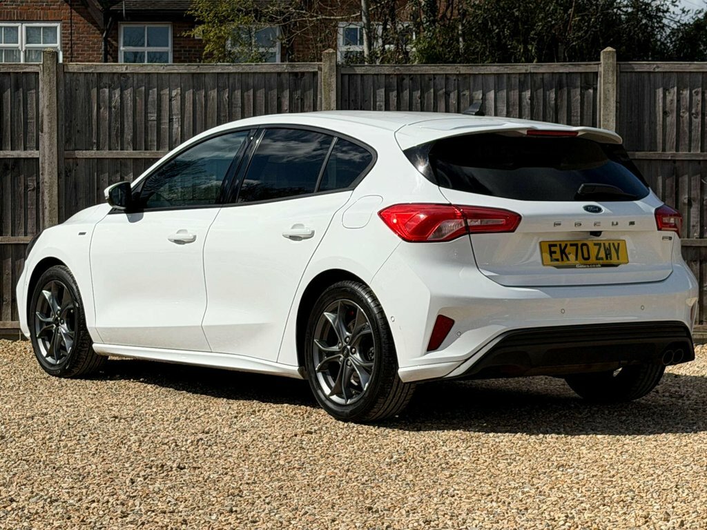 Ford Focus 1L St-line Edition EK70ZWY White #4