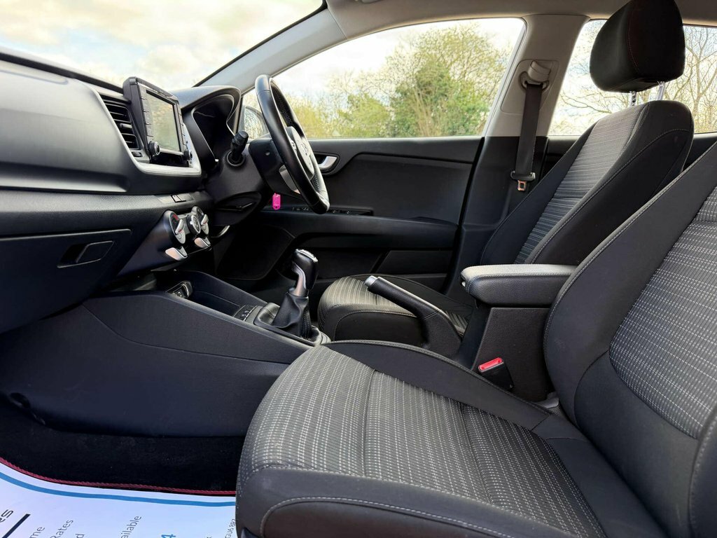 Kia Stonic 1L 2 MF69NTO White #6