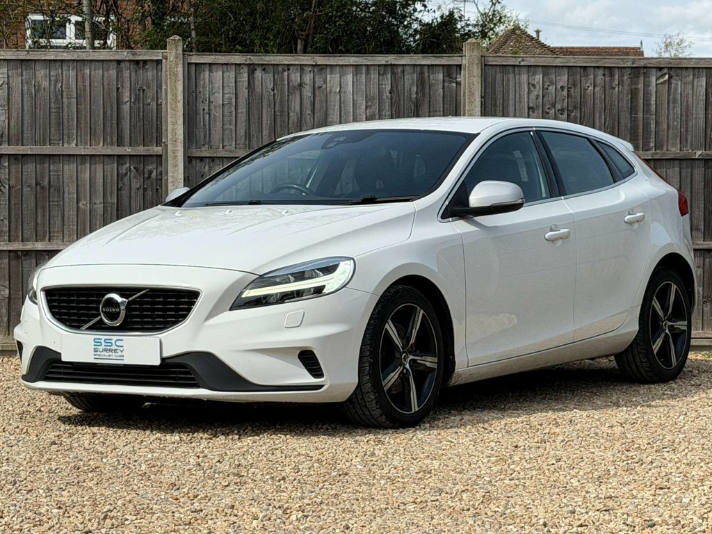 Volvo V40 2L R-design GD66YBU White #2