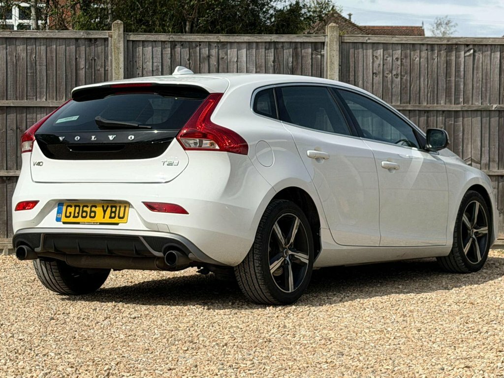 Volvo V40 2L R-design GD66YBU White #4
