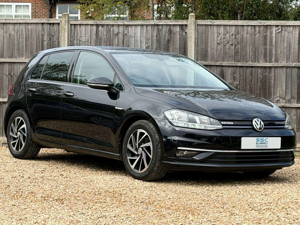 Volkswagen Golf 1.5L Match Black
