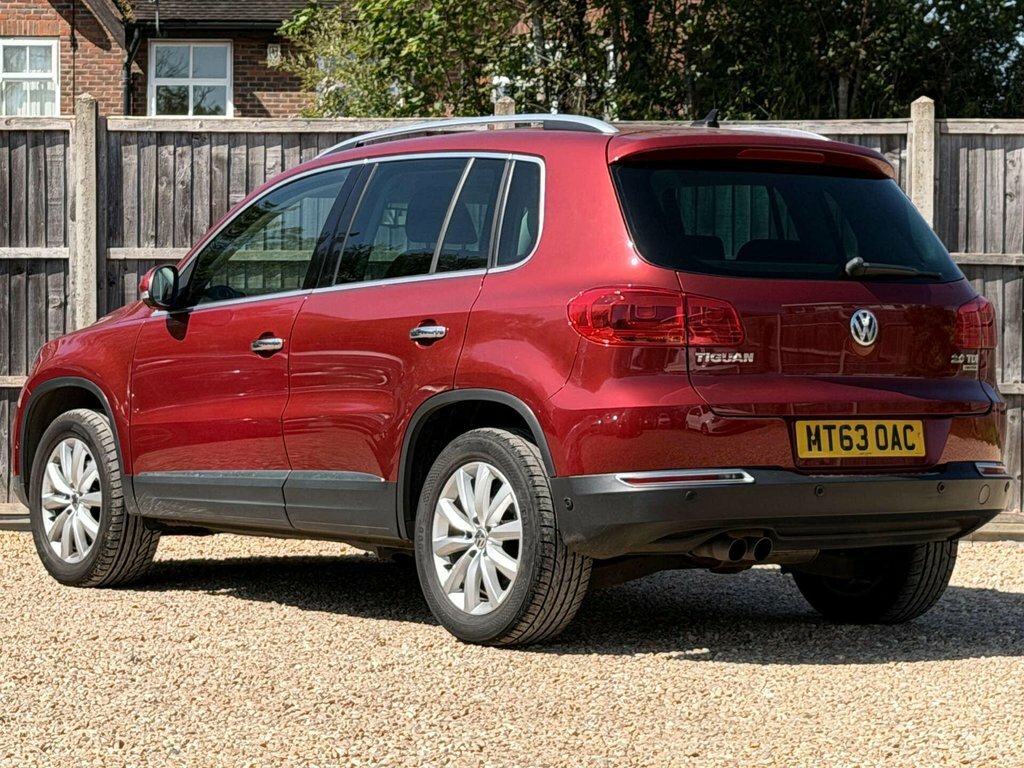 Volkswagen Tiguan 2L Match Red #4