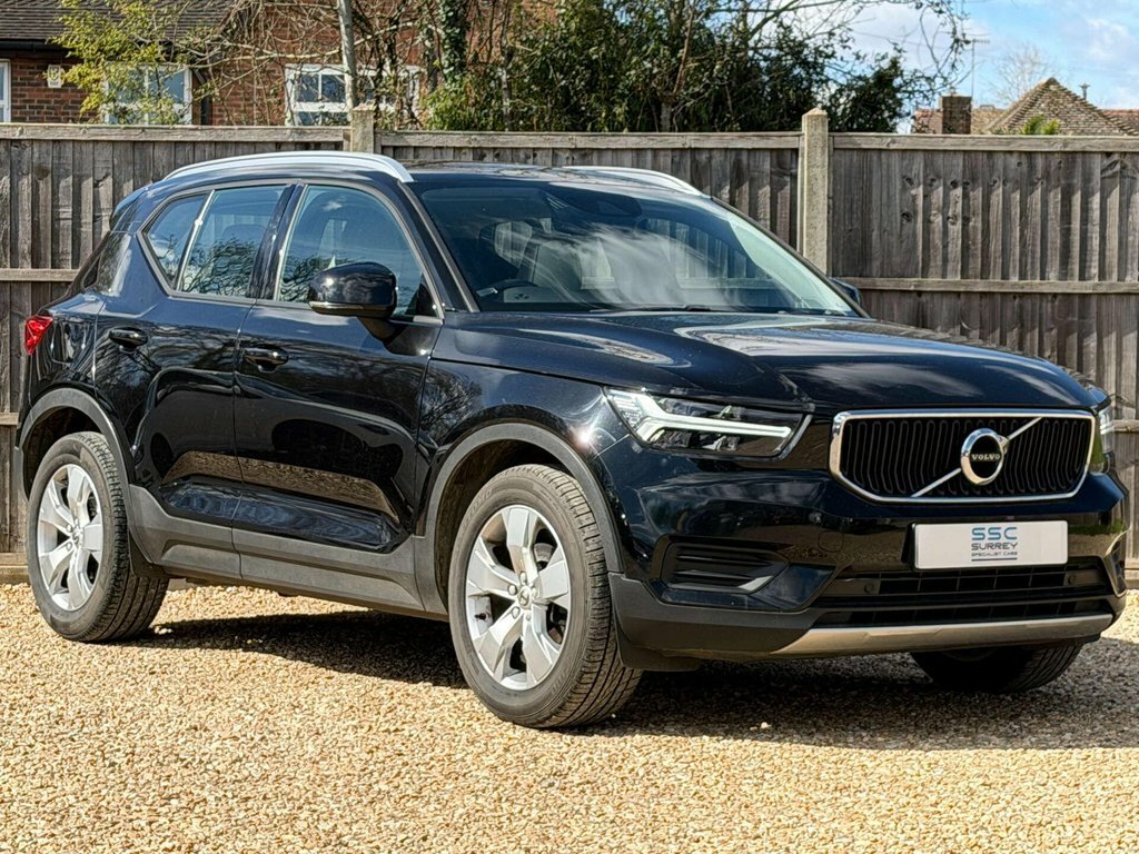 Volvo XC40 1.5L Momentum Black