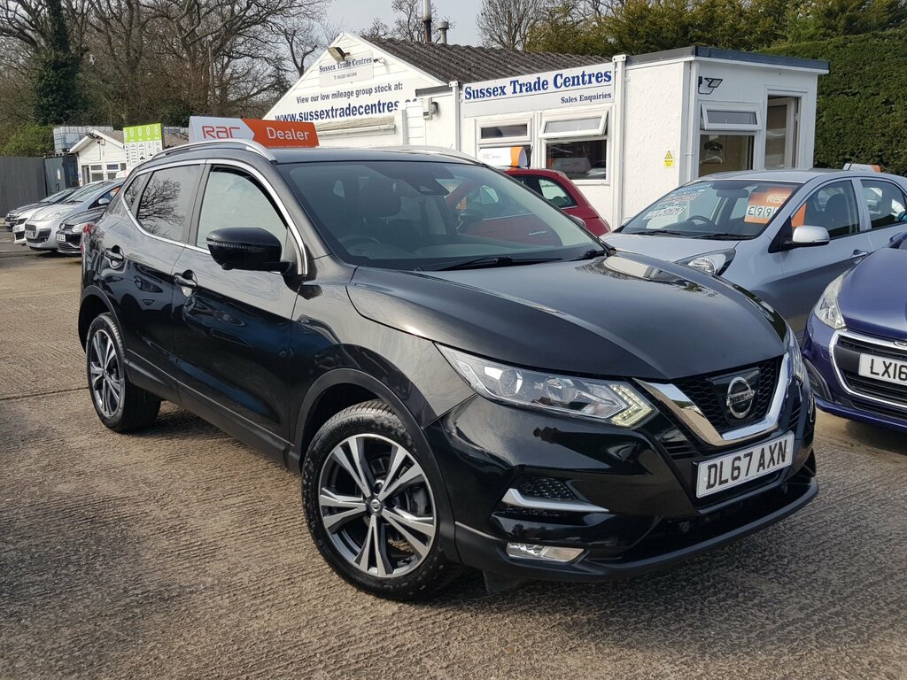 Nissan Qashqai 1.2 Dig-t N-connecta - Sat-nav Pan Roo DL67AXN Black #2