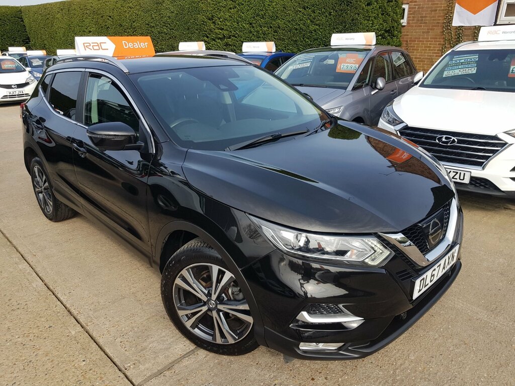 Nissan Qashqai 1.2 Dig-t N-connecta - Sat-nav Pan Roo DL67AXN Black #3