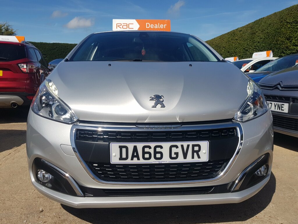 Peugeot 208 1.2 Allure - Only 16,000 Miles Low Tax Silver #4