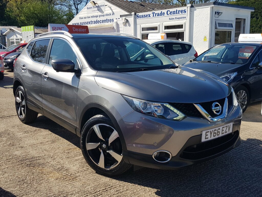 Nissan Qashqai 1.2 N-connecta - Pan-roof Sat-nav Grey #3