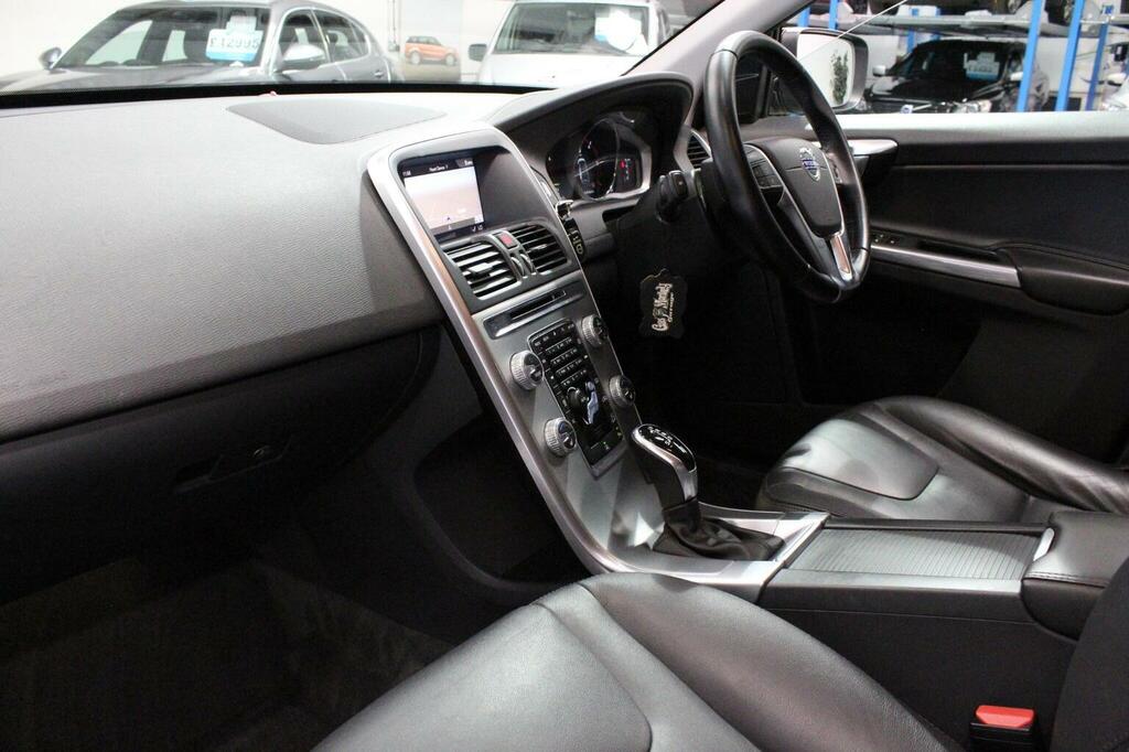 Volvo XC60 Suv 2.4 D5 Se Lux Nav Awd Euro 6 Ss 2 GJ65GVL Black #3
