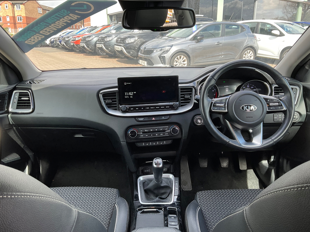 Kia Xceed 1.0 T Gdi 3 Suv #2