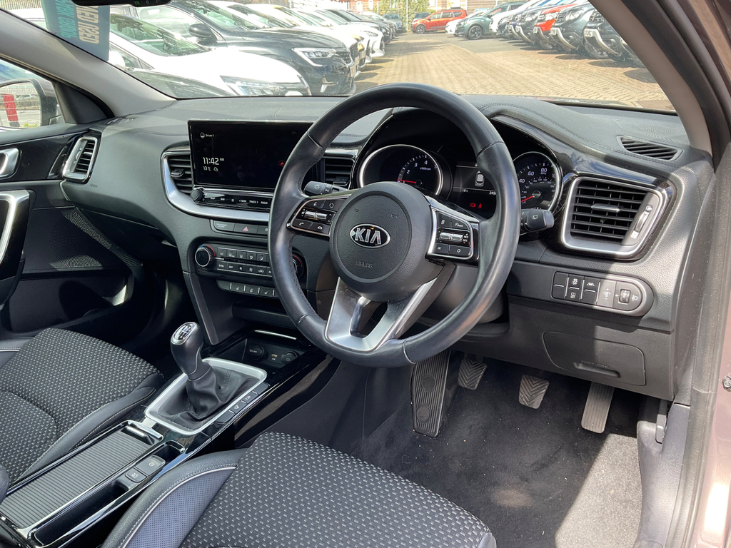 Kia Xceed 1.0 T Gdi 3 Suv #6