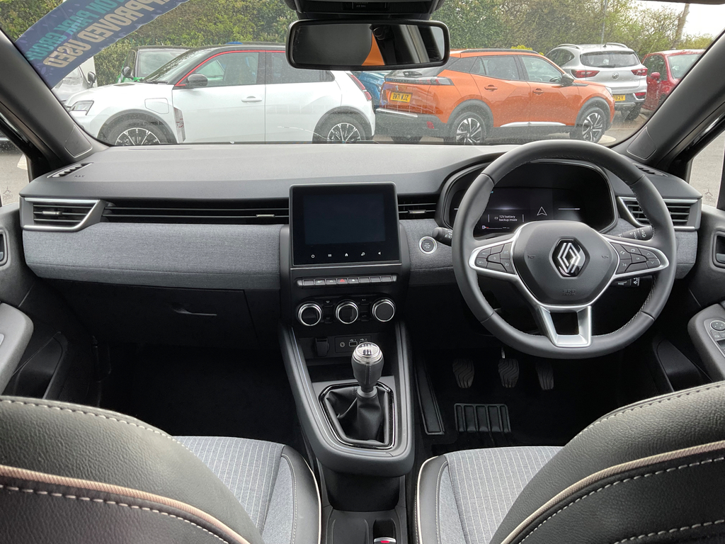 Renault Clio 1.0 Tce Techno Hatchback BV24VLX #2