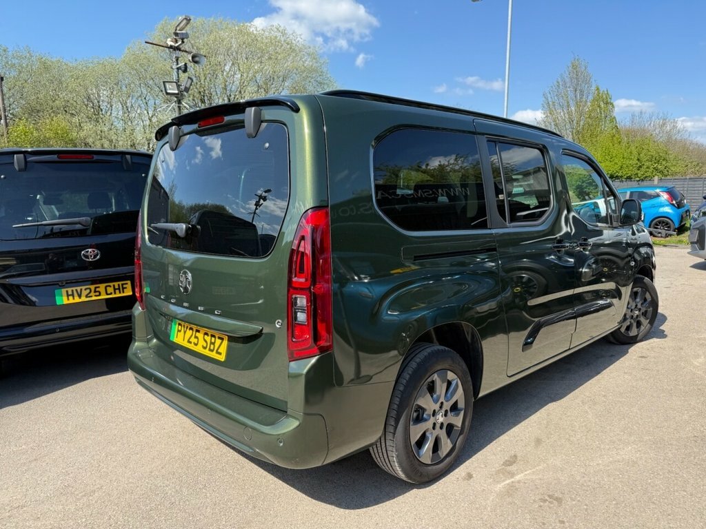 Vauxhall Combo-e Life Mpv PY25SBZ Green #3