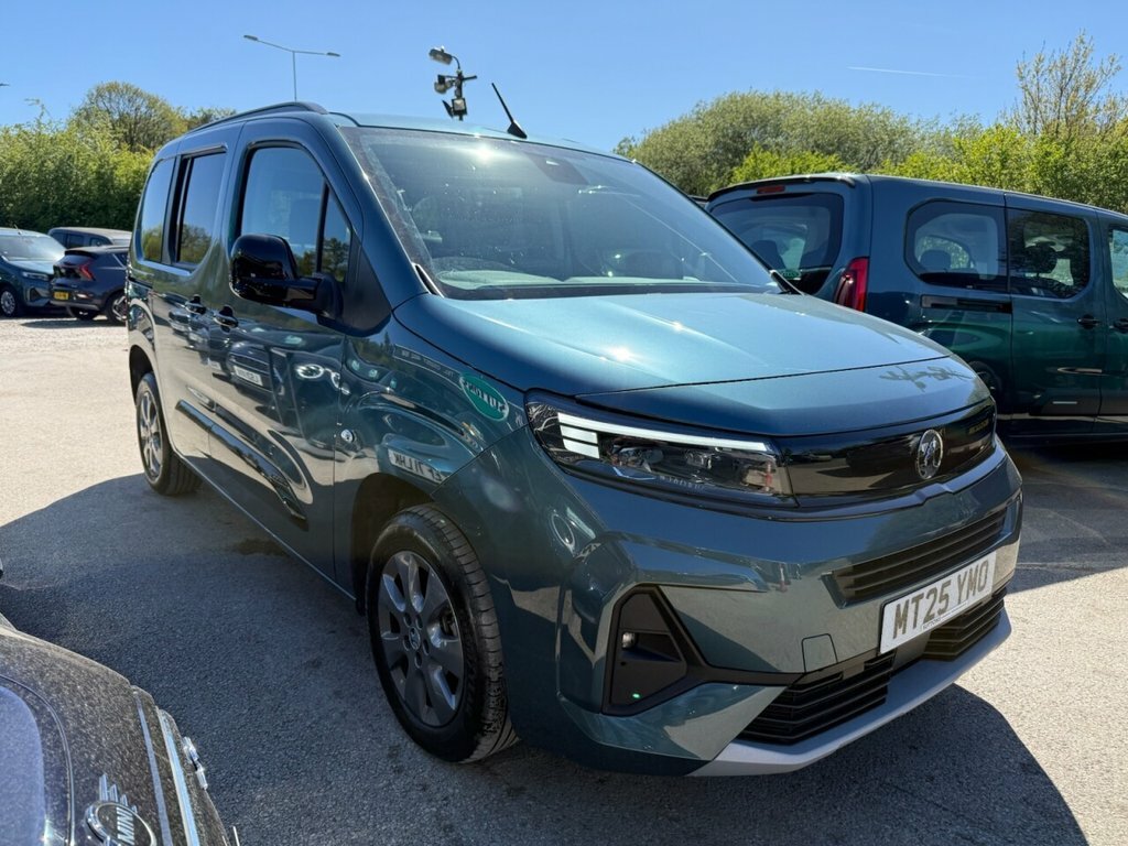 Vauxhall Combo-e Life Mpv MT25YMO Blue #6
