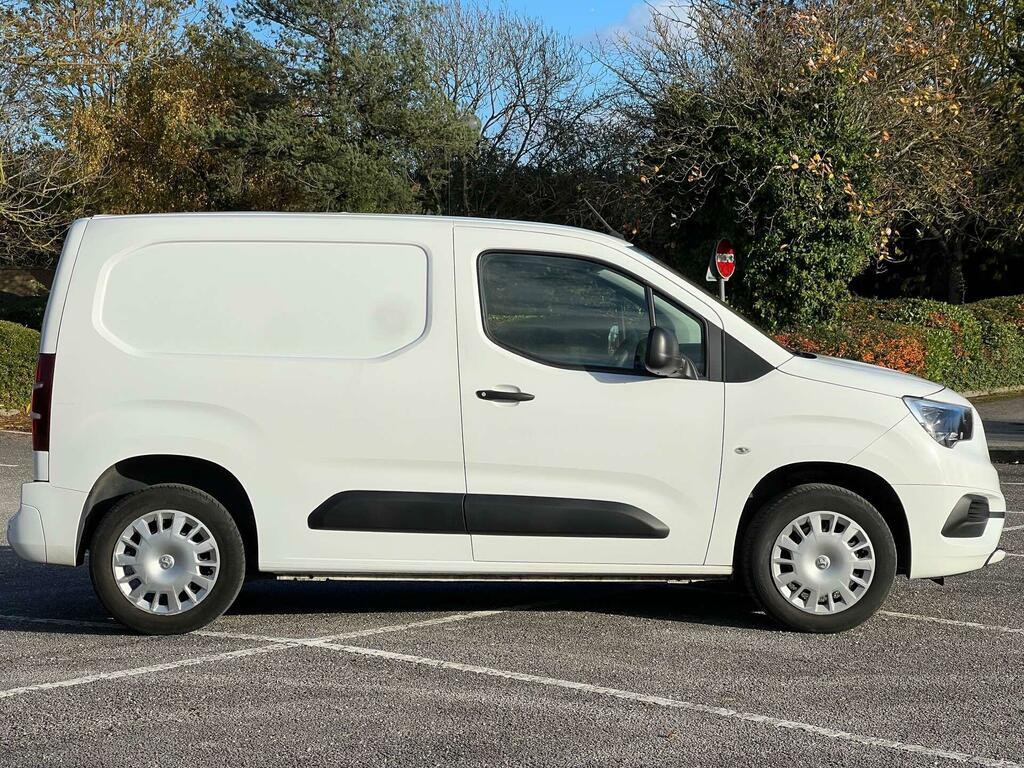 Vauxhall Combo 1.6 Turbo D 2300 Sportive L1 H1 Euro 6 Ss DY70WFZ White #5