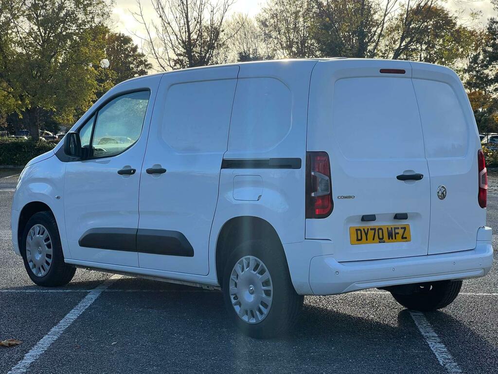 Vauxhall Combo 1.6 Turbo D 2300 Sportive L1 H1 Euro 6 Ss DY70WFZ White #4
