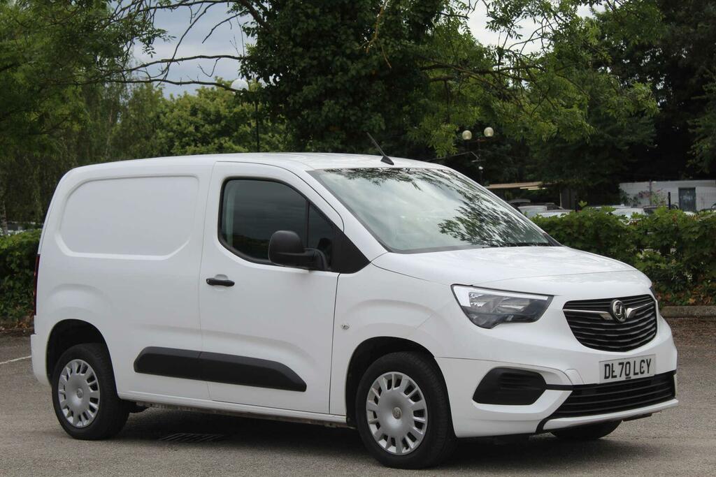 Vauxhall Combo 1.6 Turbo D 2300 Sportive L1 H1 Euro 6 Ss White