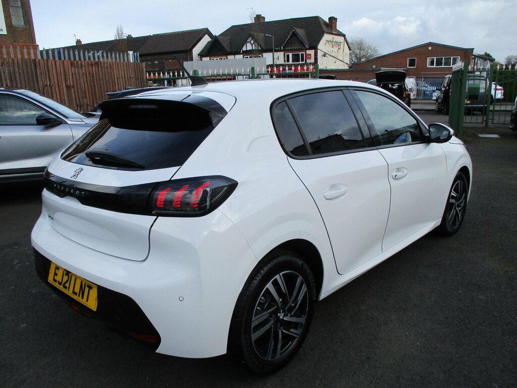 Peugeot 208 1.2 Puretech Allure Hatchback Eu EJ21LNT White #3