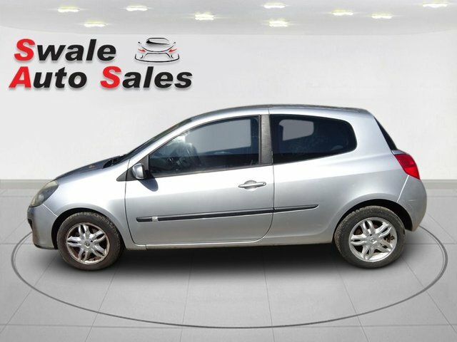 Renault Clio 1.4 16V Dynamique Hatchback Silver