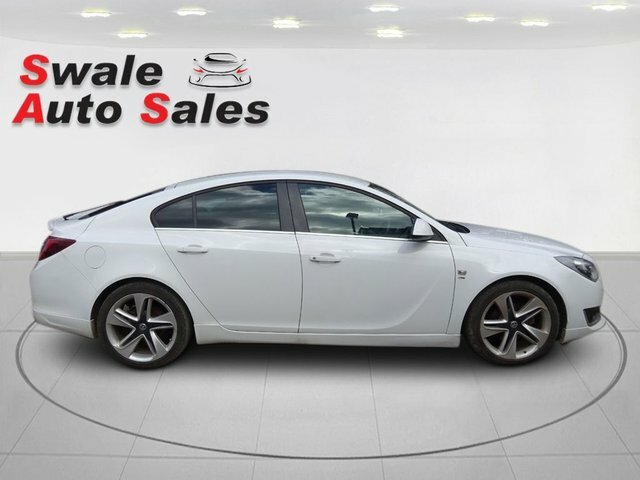 Vauxhall Insignia 2.0 Cdti Ecoflex Sri VO64DNF White #2
