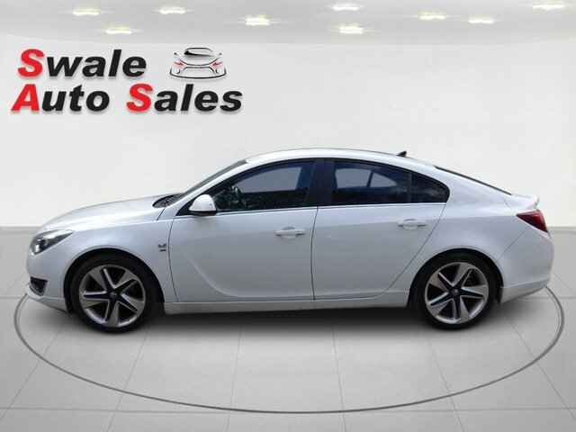 Vauxhall Insignia 2.0 Cdti Ecoflex Sri White