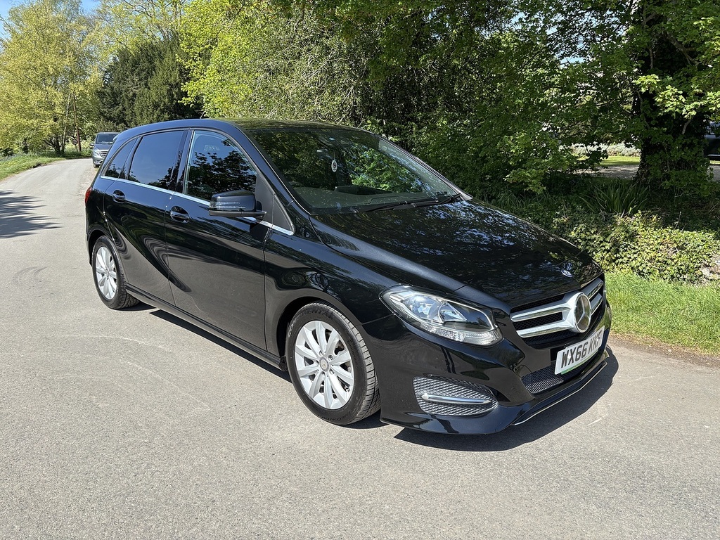 Mercedes-Benz B Class B180 Se U556479 WX66KKF Black #2