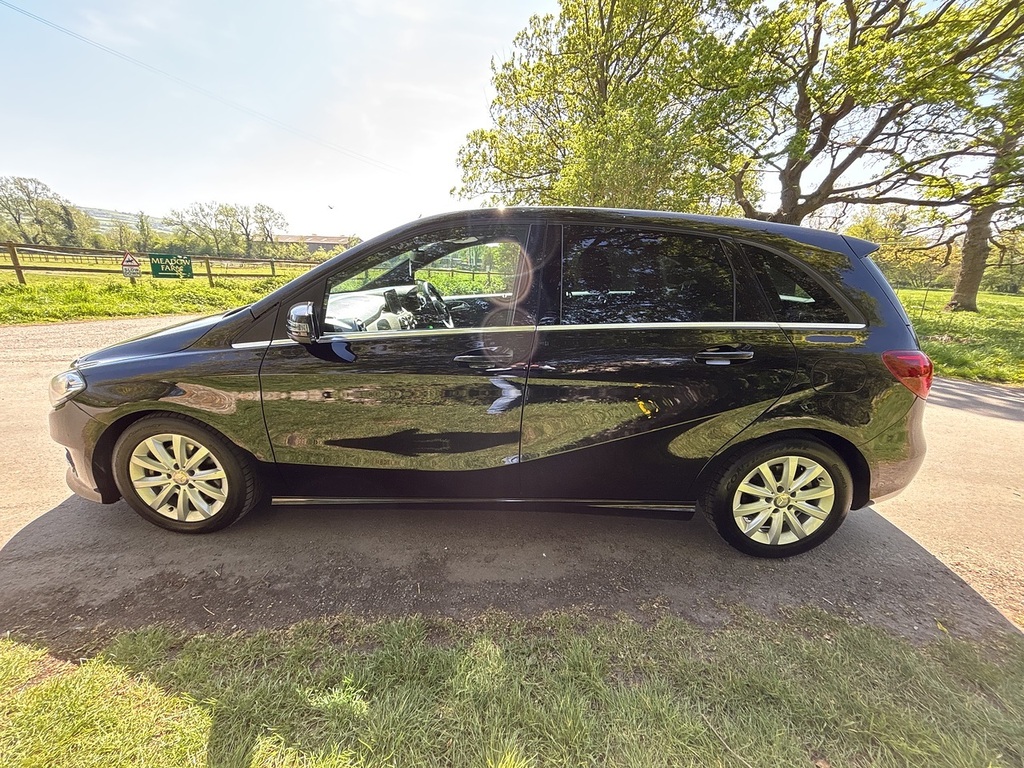 Mercedes-Benz B Class B180 Se U556479 WX66KKF Black #4