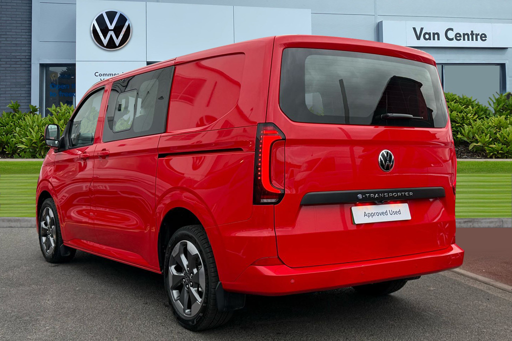 Volkswagen E-Transporter Swb 286Ps 65Kwh 5 Seats Red #2
