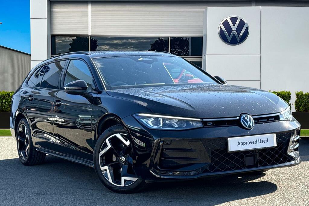 Volkswagen Passat 1.5 Etsi R-line Dsg Towbar Incl Trailerassist Black