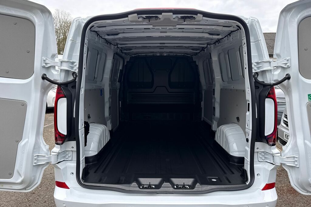 Volkswagen Transporter 2.0 Tdi 150 Commerce Pro Van PE26ZDT White #6