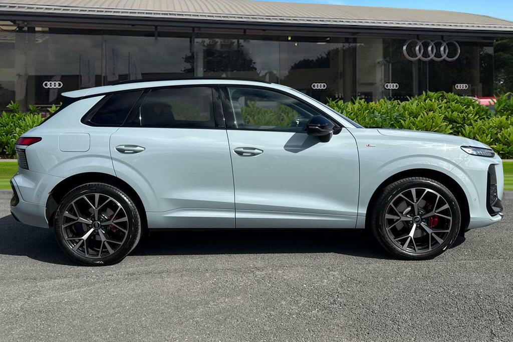 Audi Q3 Suv Edition 1 Tdi 150 Ps S Tronic Grey #3