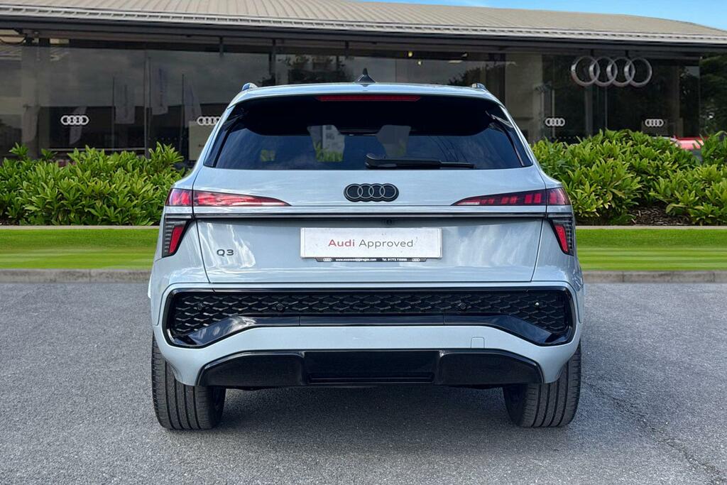 Audi Q3 Suv Edition 1 Tdi 150 Ps S Tronic Grey #4