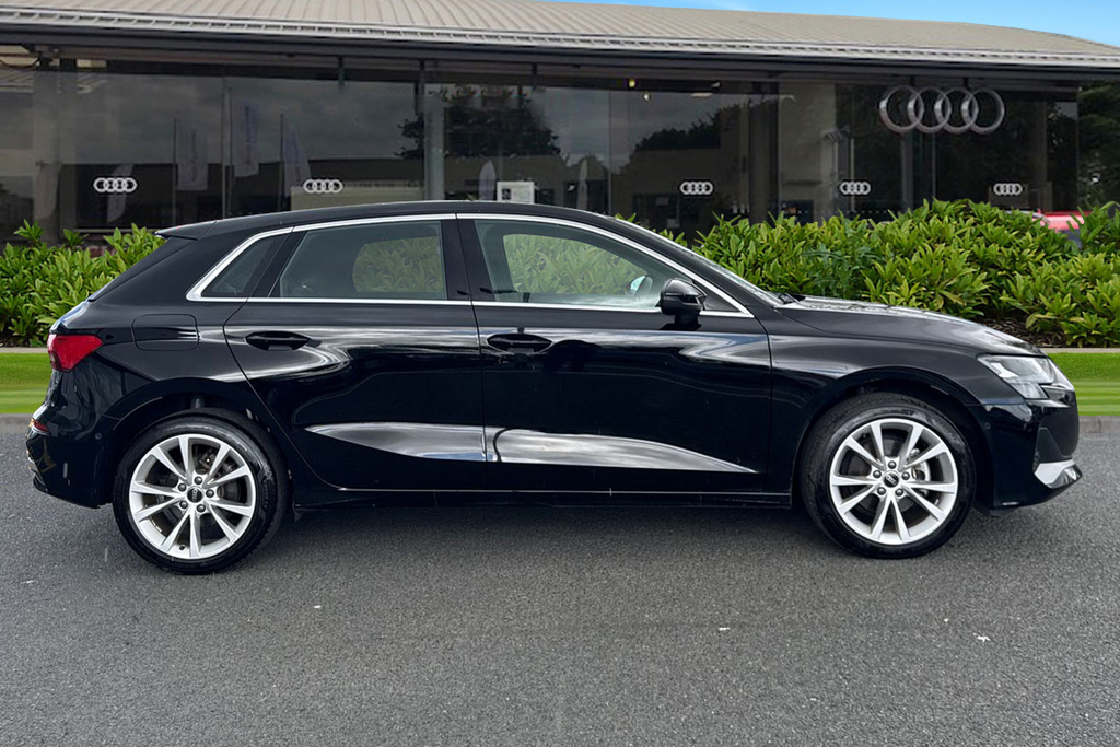 Audi A3 Sport 30 Tfsi 116 Ps 6-Speed Black #3