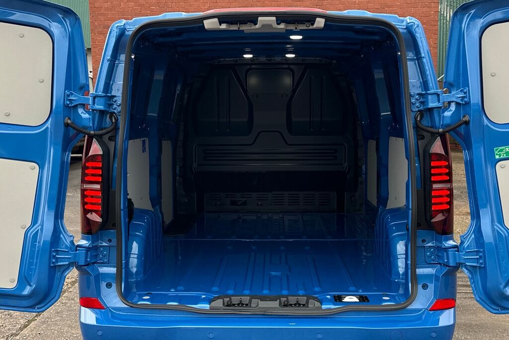 Volkswagen Transporter 2.0 Tdi 150Ps Commerce Pro Van Panel Van BJ26SKD Blue #6