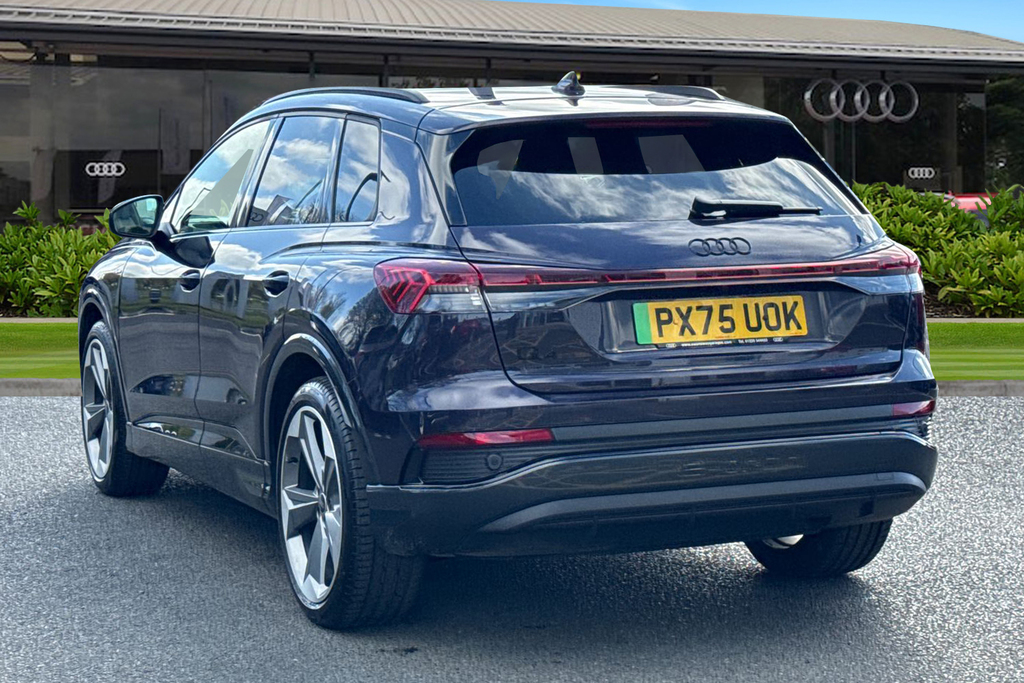 Audi Q4 E Tron Q4 Black Edition 40 E-tron 150,00 Kw PX75UOK Purple #2