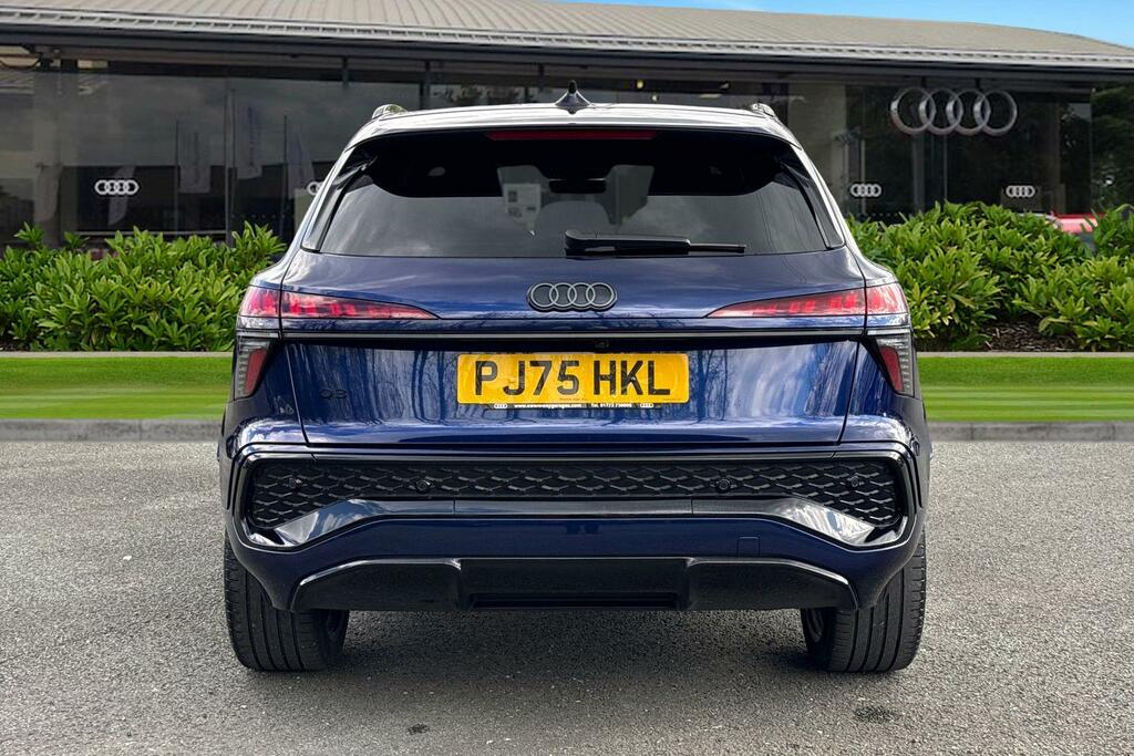 Audi Q3 Suv Edition 1 Tfsi 150 Ps S Tronic PJ75HKL Blue #4