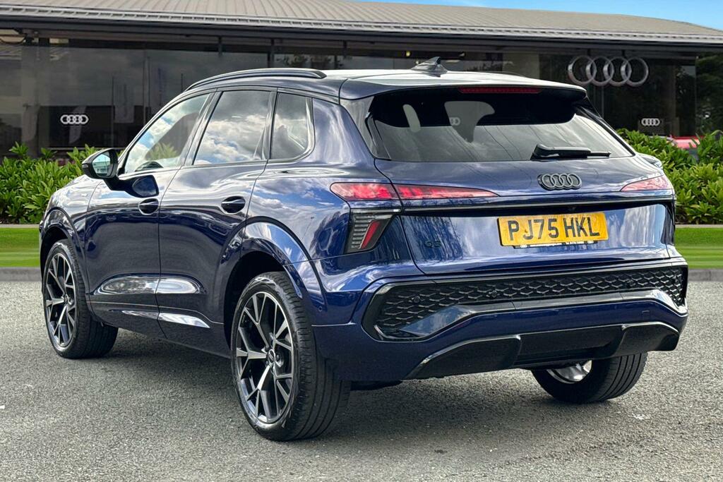 Audi Q3 Suv Edition 1 Tfsi 150 Ps S Tronic PJ75HKL Blue #2