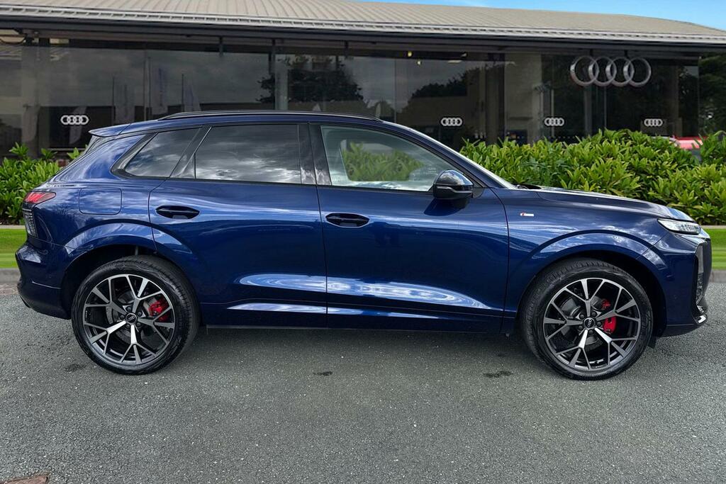 Audi Q3 Suv Edition 1 Tfsi 150 Ps S Tronic PJ75HKL Blue #3
