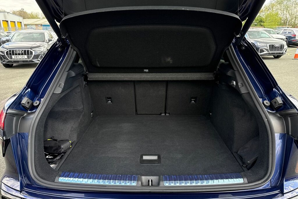 Audi Q3 Suv Edition 1 Tfsi 150 Ps S Tronic PJ75HKL Blue #6
