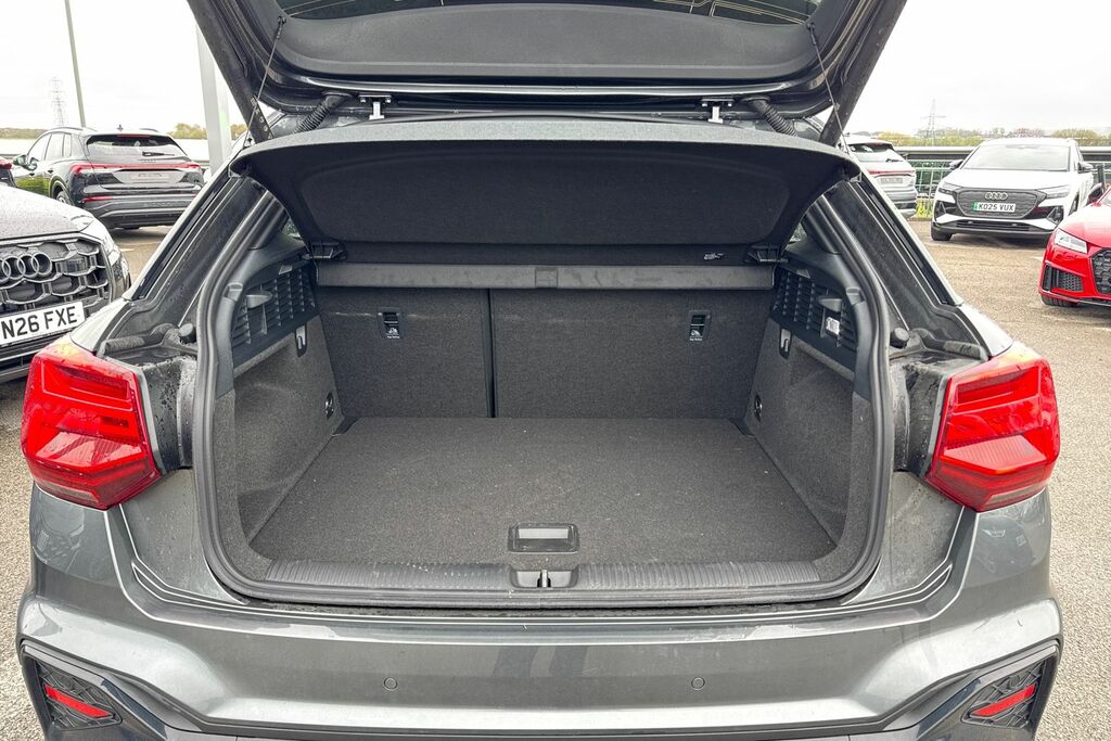 Audi SQ2 Black Edition Tfsi 300 Ps S Tronic Grey #6