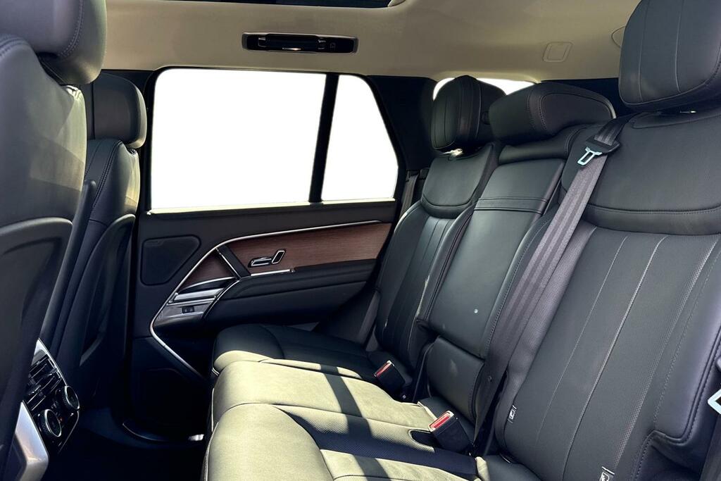 Land Rover Range Rover 3.0 D300 Hse DP73JXO Black #4