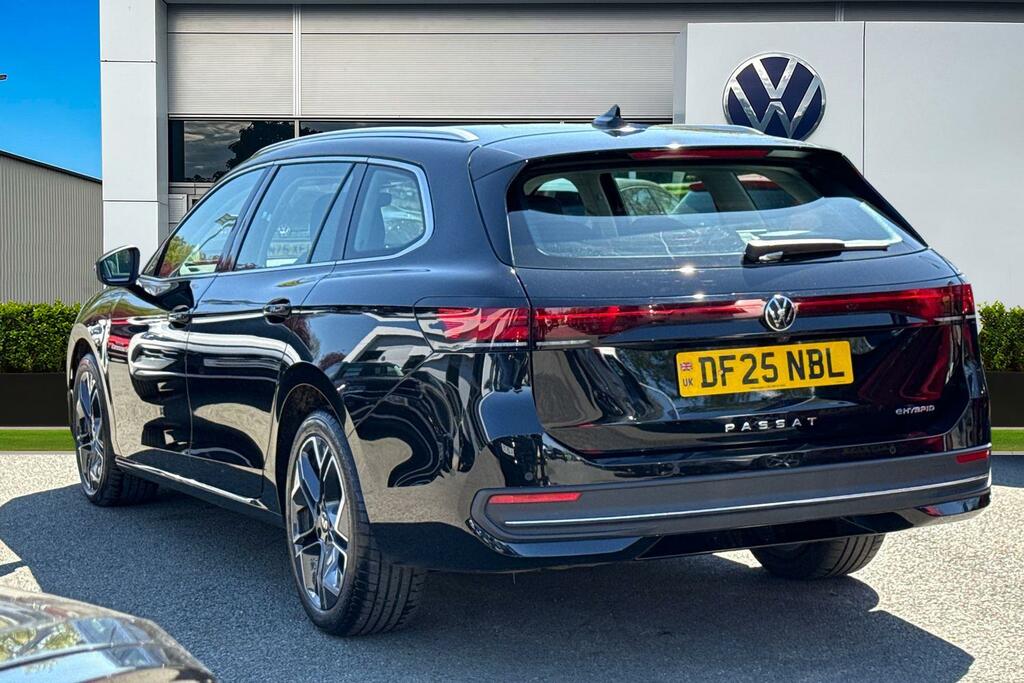 Volkswagen Passat 1.5 Tsi Ehybrid 204Ps Life Dsg 18 York Dar DF25NBL Black #2